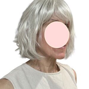 wig PAULA YOUNG white chin length straight average